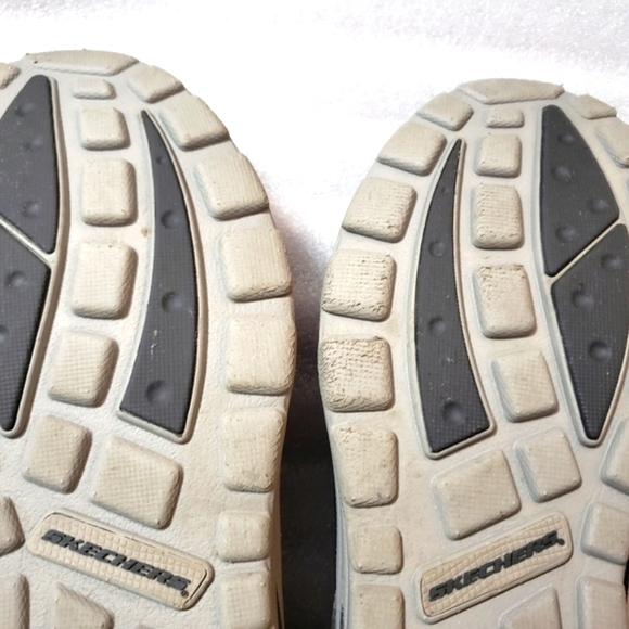 Skecher Mens Relaxed Fit Slip On - Picture 9 of 11